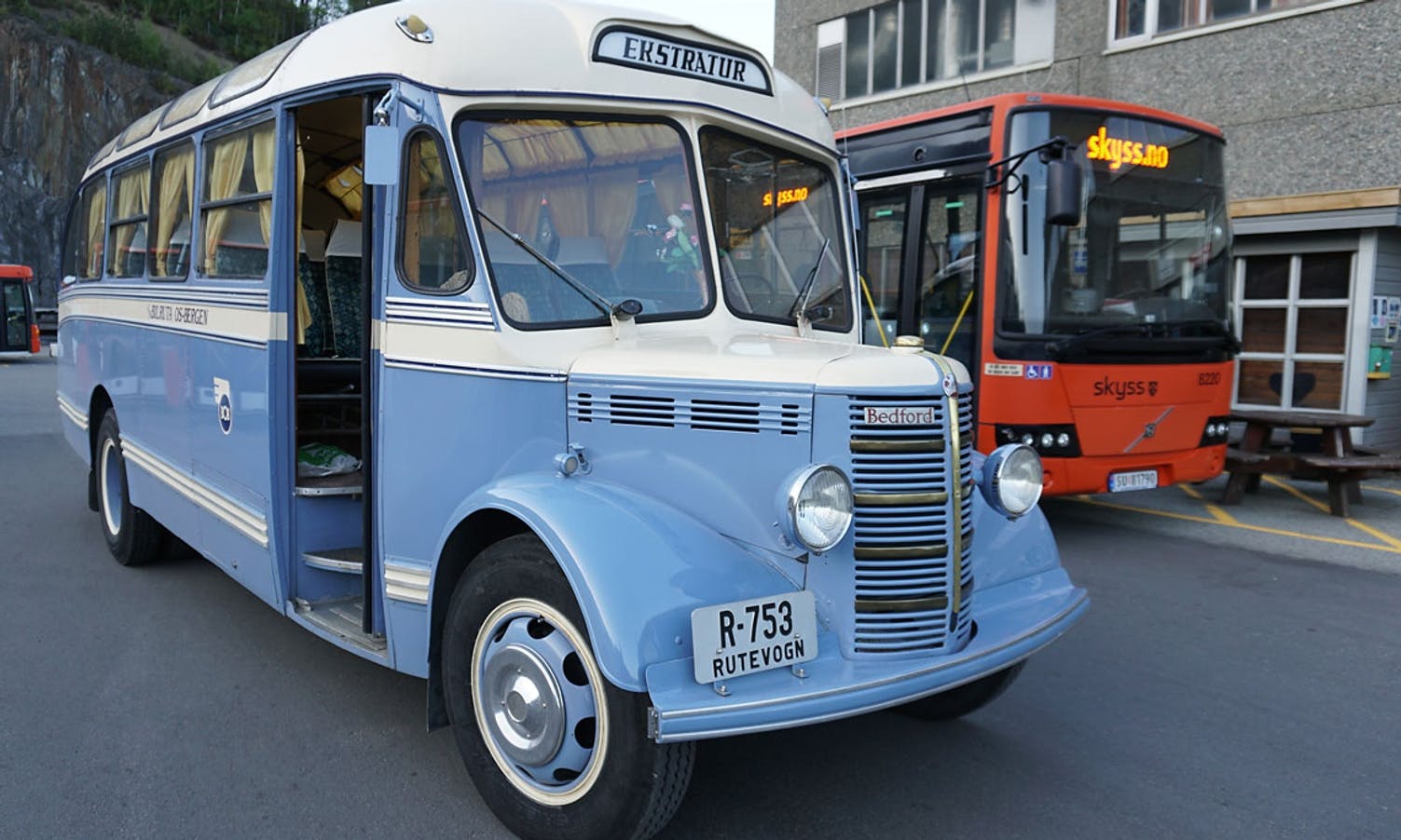 Ein ekte Os-buss, Bedford frå 1950 innreidd av ARKA i 1951. (Foto: KVB)