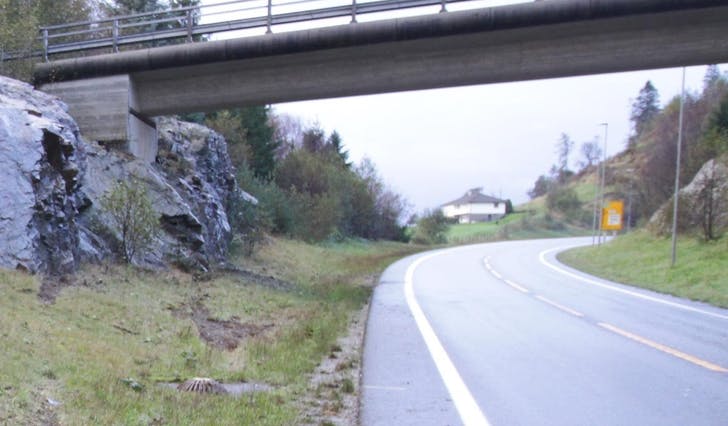 Episoden skal ha utspelt seg her, mellom Liafjellstunnelen og Mobergsbrua over Ulvenvatnet. (Arkivfoto: Kjetil Vasby Bruarøy)