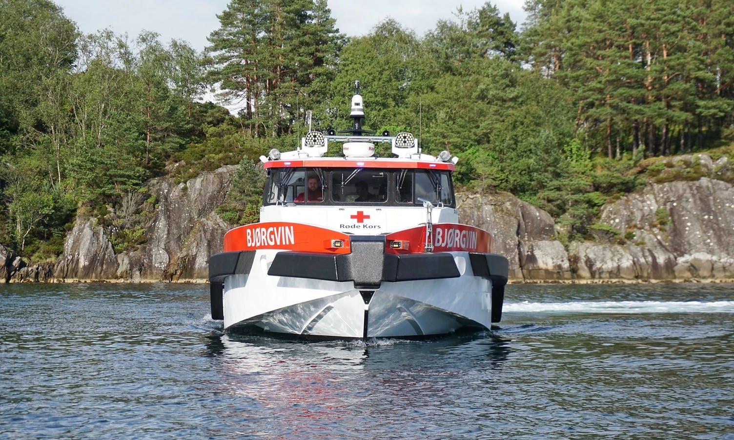 Om bord i den nye Røde Kors-båten