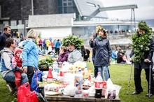 Frå sankthansfeiringa i Mobergsvikjo laurdag. (Foto: Ørjan Håland)