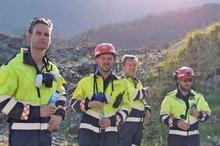 Fire av dei ni frå Bjørnafjorden brann og redning som hjelpte til i Samnanger. (Foto: Bjørnafjorden brann og redning)