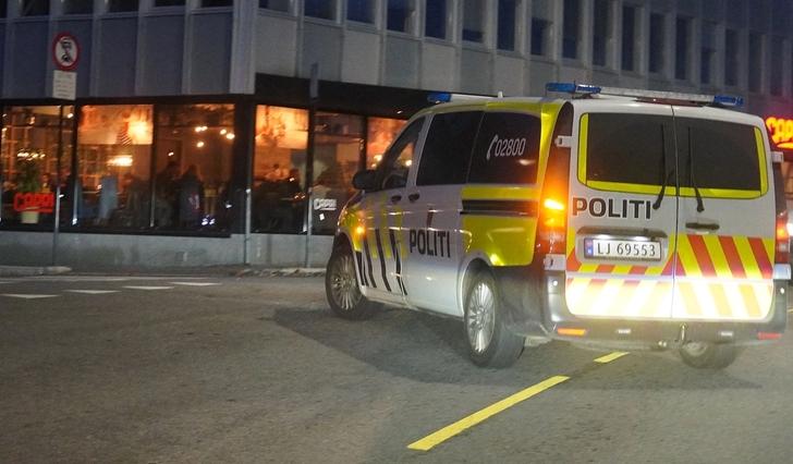 Politiet fekk eit ærend i Brugata laurdag kveld. (Arkivfoto: Kjetil Vasby Bruarøy)