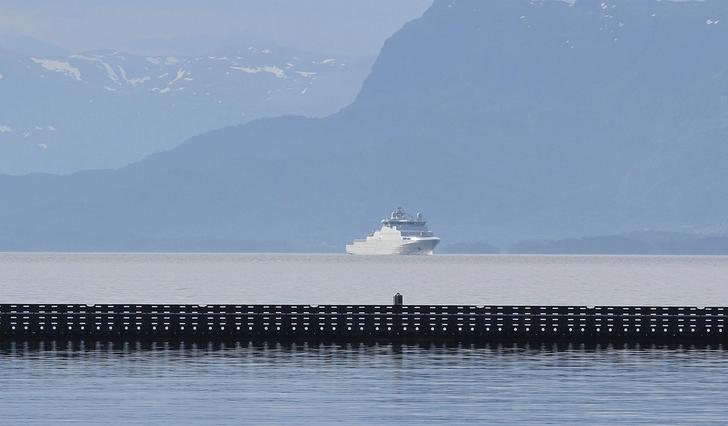 KV «Jan Mayen» sett frå Os hamn i dag. (Foto: Kjetil Vasby Bruarøy)