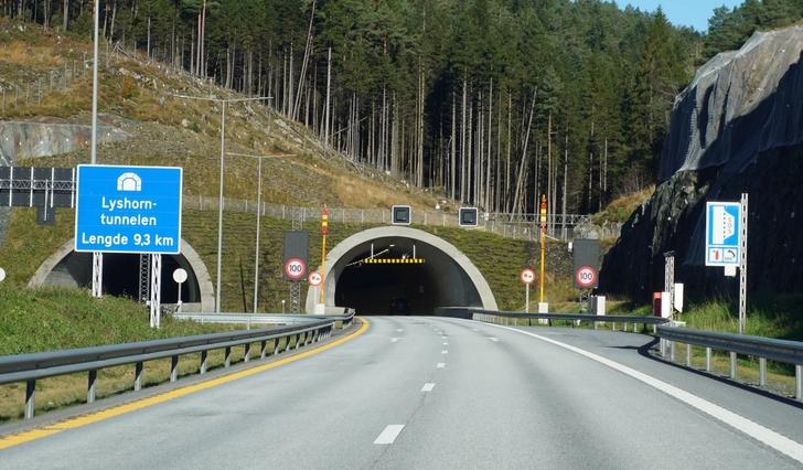 Bilen skal stå 6,8 km inn i Lyshorntunnelen retning Bergen.